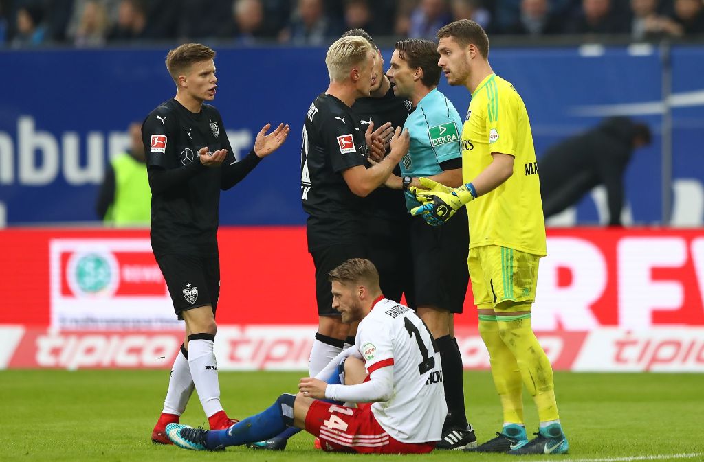 Die strittige Szene beim Spiel des VfB Stuttgart beim HSV ereignete sich in dedr 13. Minute.