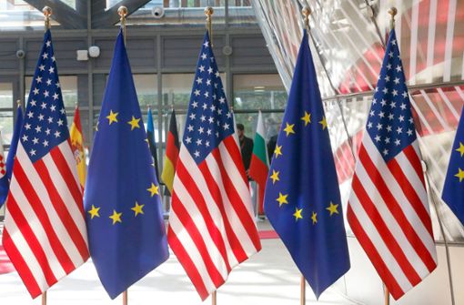 Die EU und die USA haben sich auf die vorläufige Aussetzung von gegeneinander verhängten Strafzöllen geeinigt (Symbolbild). Foto: dpa/Nicolas Maeterlinck