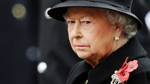Will Queen Elizabeth II. wirklich das Zepter abgeben oder sind es nur die üblichen Gerüchte um einen Rücktritt? Foto: EPA