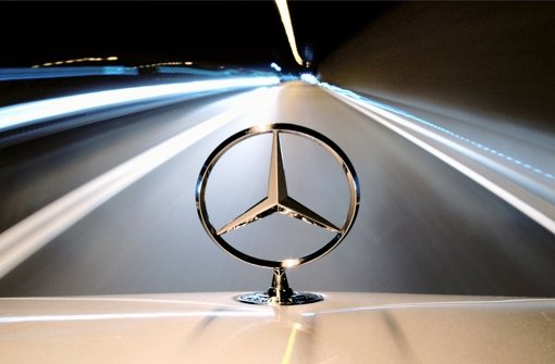 Daimler hat neue Vertriebswege im Visier: Vom 3. Dezember an bietet der Autobauer vier Mercedes-Modelle im Online-Shop an. Foto: dpa