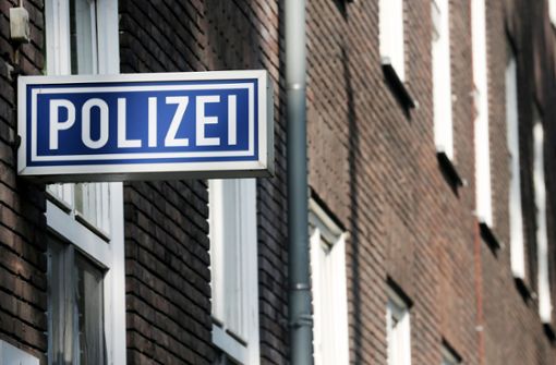 Die Polizei sucht Zeugen zu dem Vorfall in Schwäbisch Gmünd. (Symbolbild) Foto: dpa/Roland Weihrauch