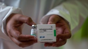Die WHO erteilt dem Corona-Impfstoff von chinesischem Hersteller Sinopharm eine Notfallzulassung. Foto: dpa/Radoslaw Czajkowski