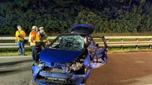 Toyota gerät ins Schleudern  – zwei Verletzte