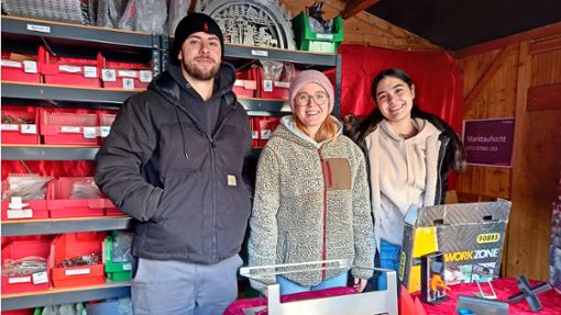 Die Produkte von AMF-Azubis sind in einer Hütte auf dem Fellbacher Weihnachtsmarkt zu bekommen. Foto: Eva Schäfer