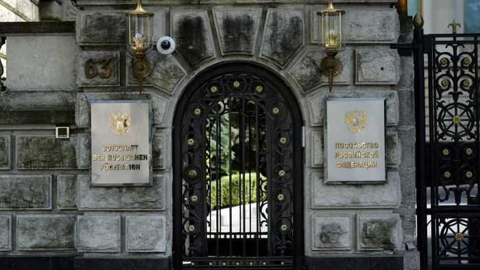Deutsche Bundesregierung ordnet Schließung von 4 russischen Generalkonsulaten an