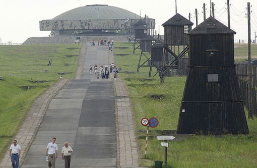 Ein Jugendlicher soll sich im NS-Konzentrations- und Vernichtungslager Majdanek entblößt haben. (Symbolbild) Foto: AP