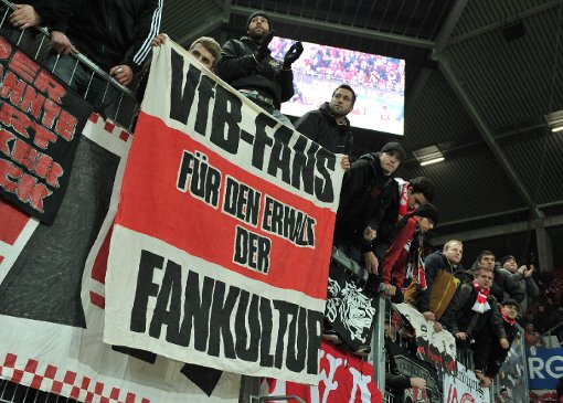 Die Ultras des FSV Mainz und des VfB Stuttgart feuerten ihre Teams aus Protest nicht an. Das Einzige, was von ihnen zu hören war, waren Schmähgesänge gegen den DFB. Hier die Bilder vom Spiel: Foto: dpa