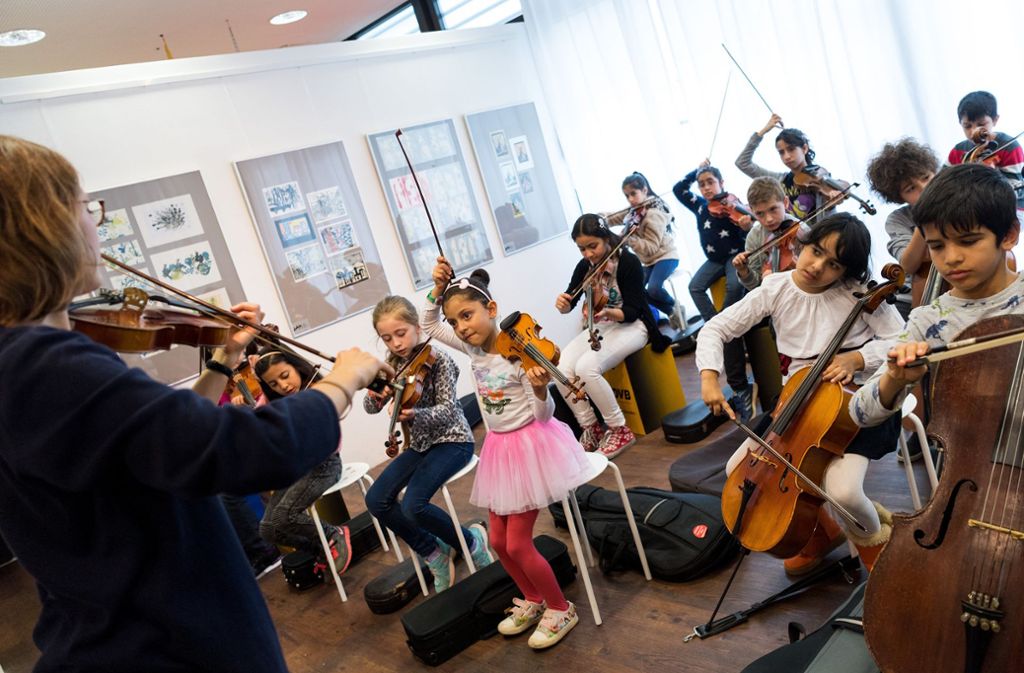 Der Musikunterricht wird in Grundschulen häufig von fachfremden Lehrern unterrichtet. Foto: dpa/Monika Skolimowska