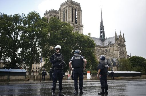 Im Juni gab es einen Polizeieinsatz der Pariser Polizei vor der Kathedrale Notre-Dame. Foto: AP