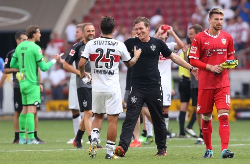 Große Freude nach dem Abpfiff beim VfB Stuttgart: Hannes Wolf und Matthias Zimmermann. Foto: Pressefoto Baumann