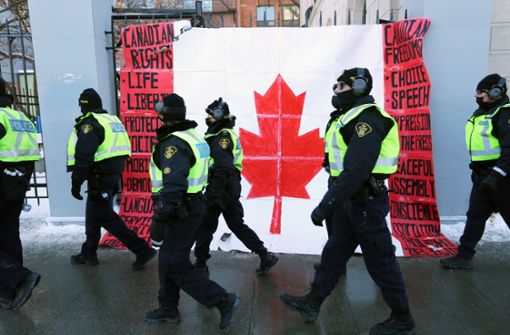 Nach Ausrufung des Notstands hat der Bürgermeister von Ottawa die Entsendung von 1800  Polizisten angefordert. Foto: AFP/Dave Chan