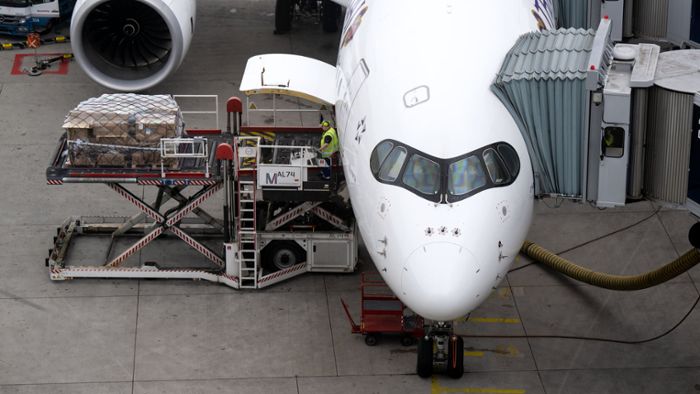 Lufthansa-Passagiere warten weiter auf 3000 Gepäckstücke