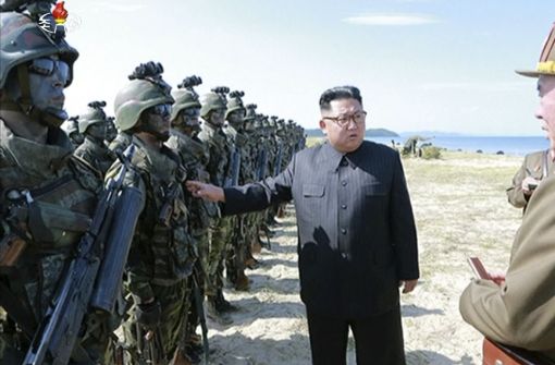 Kim Jong Un zeigt sich unbeeindruckt von den Strafmaßnahmen und testet erneut Interkontinetalraketen. Foto: dpa (Archivbild)