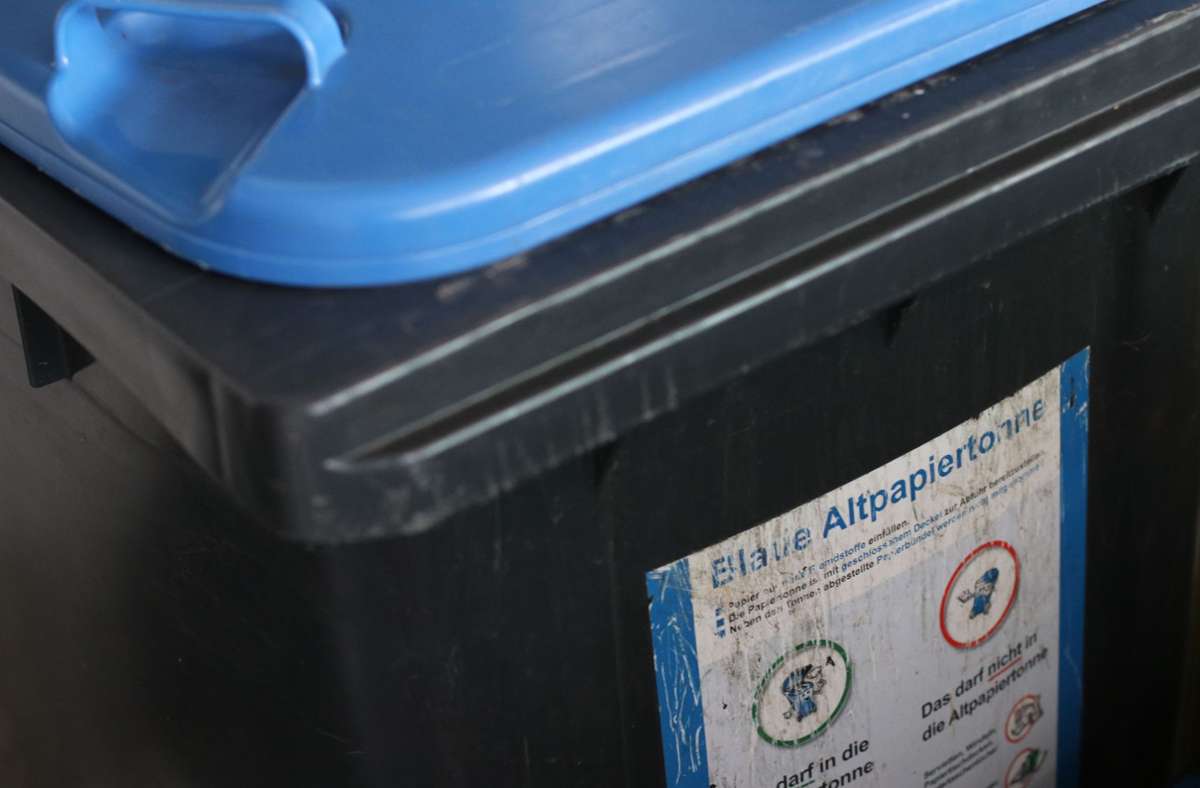 Im Dezember 2022 und Januar 2023 werden Kartons im Rems-Murr-Kreis wieder zusammen mit der blauen Tonne abgeholt. Foto: Frank Rodenhausen
