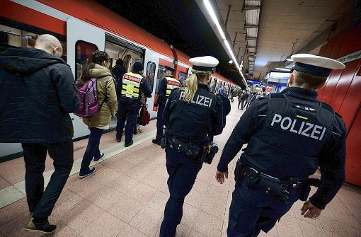 Die Bundespolizei hat auch im S-Bahn-Bereich des Hauptbahnhofs einiges zu tun. Foto: Lichtgut/Leif Piechowski