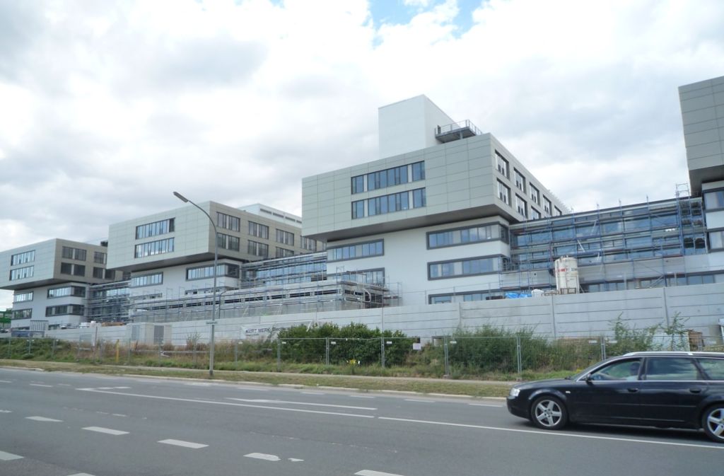 Noch in diesem Jahr soll die neue Heilbronner Klinik fertig werden. Sie kostet 310 Millionen Euro. Foto: Fritz-Kador
