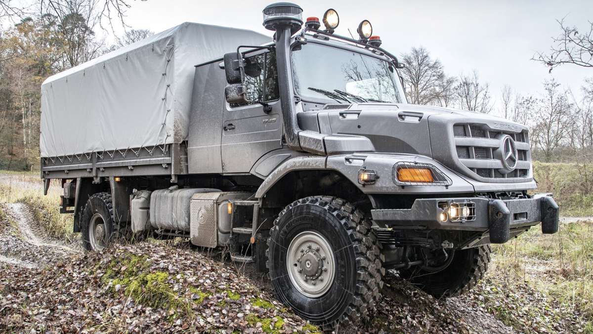 Mehr als 100 Lastwagen vom Typ Zetros: Daimler Truck liefert Offroad-Lkw an  ukrainische Armee - Wirtschaft