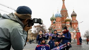 Die Basilius-Kathedrale auf dem Roten Platz in Moskau ist ein beliebtes Fotomotiv. Das dürfte auch bei der Fußball-WM 2018 nicht anders sein. Foto: dpa