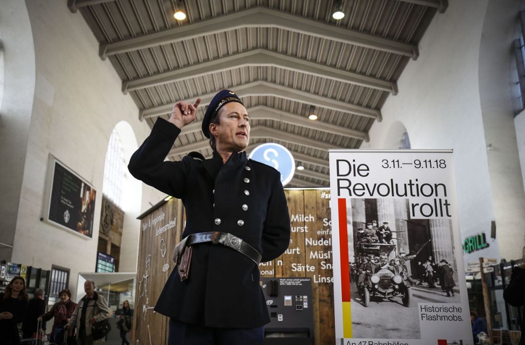 Einer der Mitwirkenden am Hauptbahnhof Stuttgart. Foto: Lichtgut/Leif Piechowski