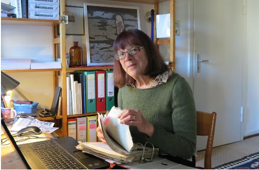 Etwa fünf Jahre lang hat Ulrike Weiss in ihrem Arbeitszimmer an dem Roman gearbeitet. Foto: Julia Bosch