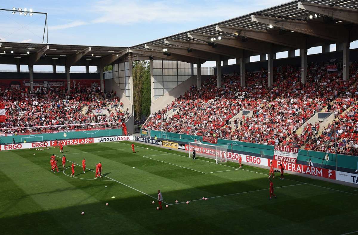 1. Spieltag – Kickers Offenbach (Entfernung: 234 Kilometer): Die Blauen tragen beim OFC das Eröffnungsspiel aus. Im Stadion am Bieberer Berg haben maximal 20 500 Zuschauer Platz.