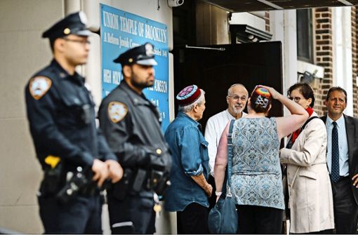 New Yorks Synagogen stehen seit dem Pittsburgh-Massaker unter Polizeischutz. Foto: AFP