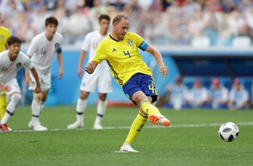 Schwedens Kapitän Granquist erzielt den Siegtreffer. Foto: AP