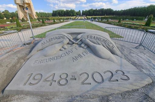 Die Sandskulptur zu Ehren der deutsch-französischen Freundschaft. Foto: Blühendes Barock