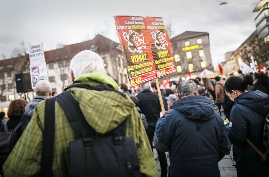 In Stuttgart wurde nach dem Anschlag gegen Rassismus demonstriert. Foto: Lichtgut/Christoph Schmidt