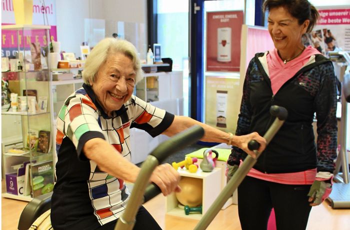 Fitness im Seniorenalter: Waltraud steckt sie alle in die Tasche