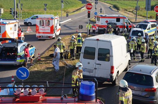 Ein schwerer Unfall hat sich am Donnerstagmorgen bei Fellbach ereignet. Foto: Andreas Rosar Fotoagentur-Stuttgart