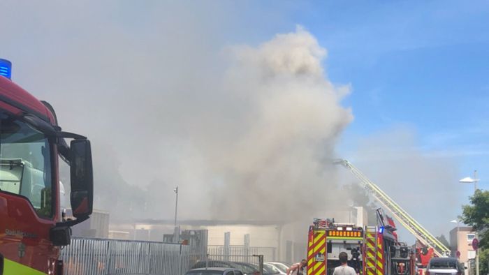 Zwei Firmen in Flammen - mindestens 500.000 Euro Schaden