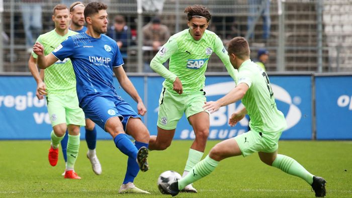 Stuttgarter Kickers gegen FC-Astoria Walldorf: 2:2 nach zweifacher Führung – doch die Blauen bleiben Spitzenreiter