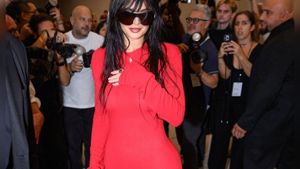 Lady in Red: Kylie Jenner sorgt für Aufsehen