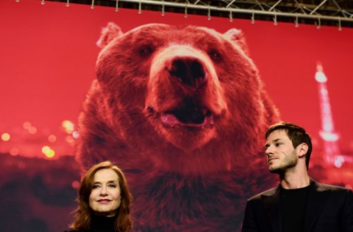 Die französischen Schauspieler Isabelle Huppert und Gaspard Ulliel präsentieren in Berlin den Film „Eva“. Foto: AFP