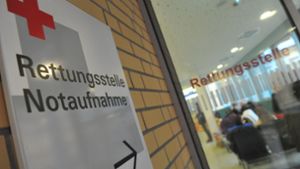 Die beiden Opfer eines Beil-Angriffs in Kerpen nahe Köln sind in ein Krankenhaus eingeliefert worden. Foto: dpa