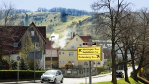 Die Gemeinde am Fuß des Hausbergs Jusi ist besonders betroffen: In Kohlberg sind schon fünf Covid-19-Todesfälle zu beklagen. Foto: Horst Rudel