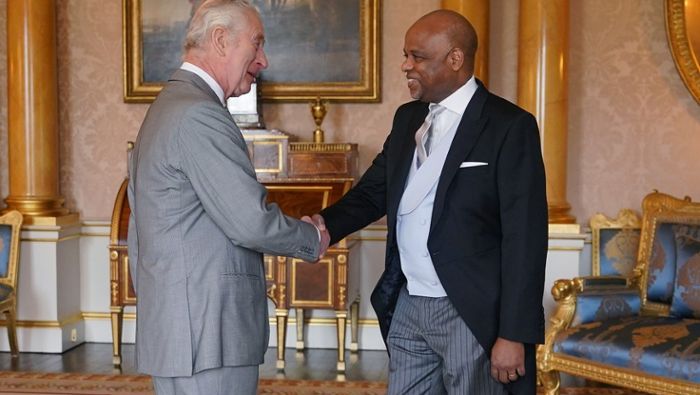 König Charles III. empfängt jamaikanischen Diplomaten