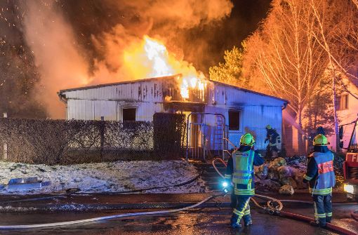 Bei einem vermutlich vorsätzlich gelegten Brand in einem Wohnheim im thüringischen Apolda sind zwei Menschen ums Leben gekommen. Foto: dpa-Zentralbild