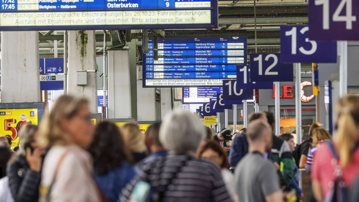 Fahrt zwischen Nürnberg und Stuttgart: 30-Jähriger belästigt Frau in Zug – Polizei sucht Geschädigte