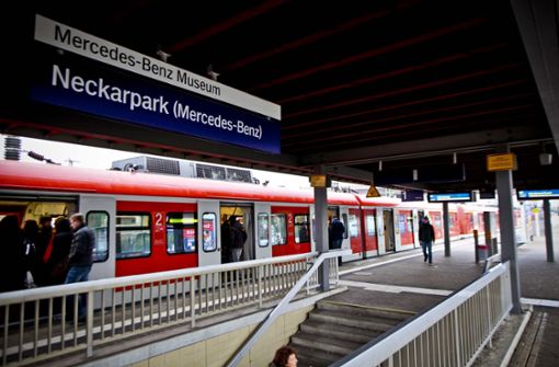Die S-Bahn-Haltestelle Neckarpark in Bad-Cannstatt. (Symbolbild) Foto: Peter Petsch