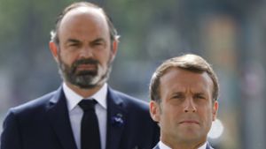 Emmanuel Macron (vorne rechts) auf diesem Bild mit seinem alten Premierminister Èdourd Philippe. Foto: AP/Charles Platiau