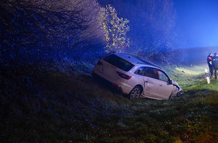 A8 bei Kirchheim unter Teck: Autobahn nach schwerem Unfall voll gesperrt