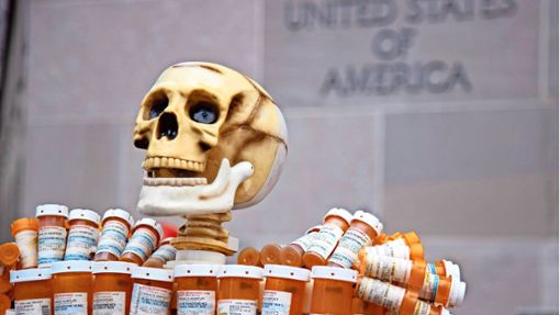 Protest gegen den Pharmakonzern Purdue, der mit dem Schmerzmittel Oxycontin in den USA die Opioidkrise ausgelöst hat Foto: imago/NurPhoto