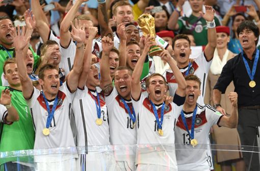 Krönung der goldenen Generation: Die DFB-Elf um Kapitän Philipp Lahm wird 2014 Weltmeister. Foto: dpa