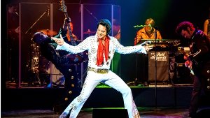 Nils Strassburg alias Elvis Presley füllt bei seinen Auftritten mit seiner Band Roll Agents die Konzertsäle meistens bis auf den letzten Platz. Foto: Spirit