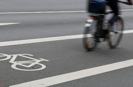 Drei Radfahrer sind im Kreis Ludwigsburg bei Unfällen verletzt worden. Foto: dpa