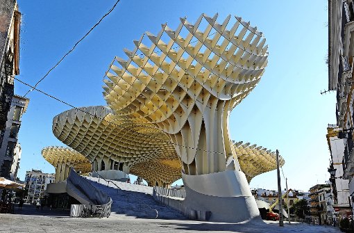 Spektakulärer  Überbau für eine Markthalle: „Metropol Parasol“  im spanischen Sevilla aus dem Architekturbüro   Jürgen Mayer H Foto: Nikkol Rot for Holcim