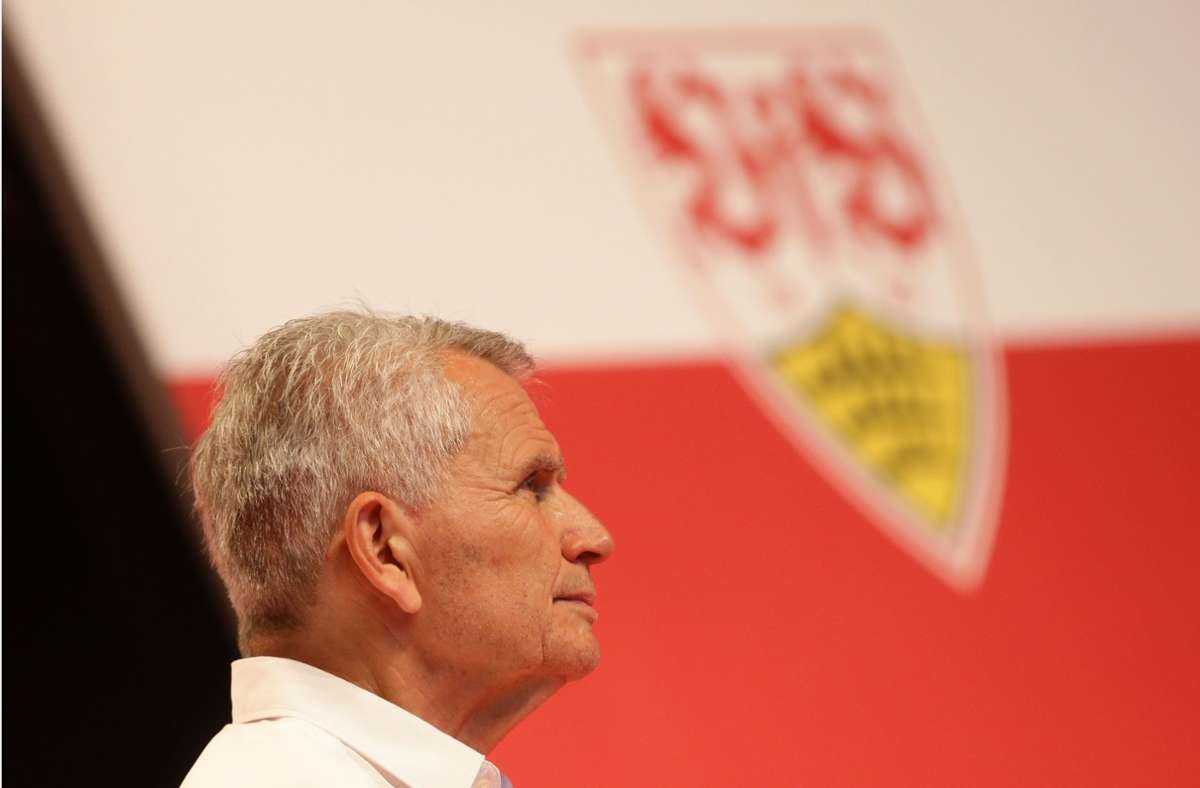 Der frühere Präsident Wolfgang Dietrich schaut sorgenvoll auf die Führungsspitze des VfB Stuttgart. Foto: Baumann
