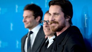 US-Schauspieler Bradley Cooper (von links),  US-Regisseur David O. Russell und der britische Schauspieler Christian Bale bei der Berlinale. Foto: dpa